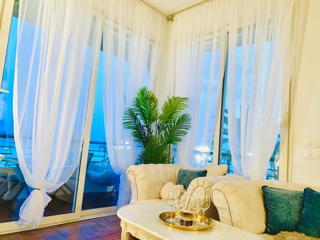 Endless Stunning Mediterranean Sea Views Promenade Des Anglais Νίκαια Εξωτερικό φωτογραφία